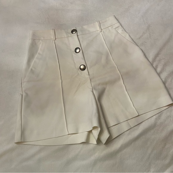 Zara High Rise Waisted Ecru Cream Button Front Seam Pleated Shorts 3678 - Picture 2 of 8
